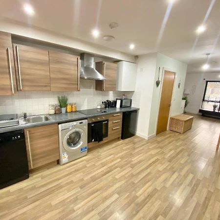Spacious 5 Bed Townhouse Manchester, Salford Qauys - Two Bedroom With Parking Exterior foto