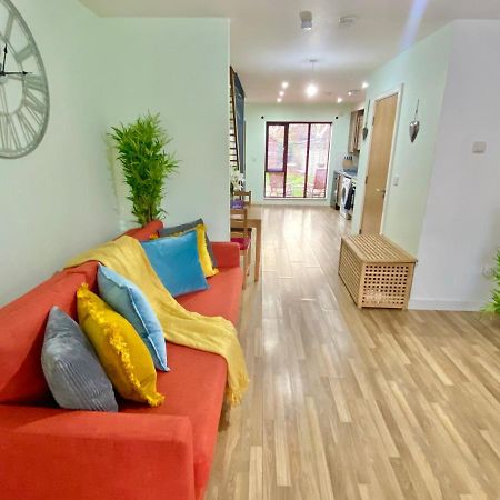 Spacious 5 Bed Townhouse Manchester, Salford Qauys - Two Bedroom With Parking Exterior foto