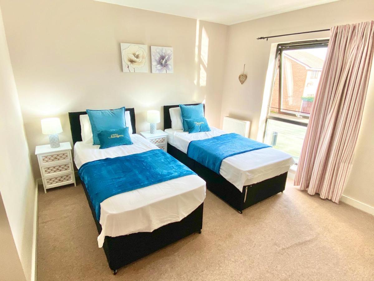 Spacious 5 Bed Townhouse Manchester, Salford Qauys - Two Bedroom With Parking Exterior foto