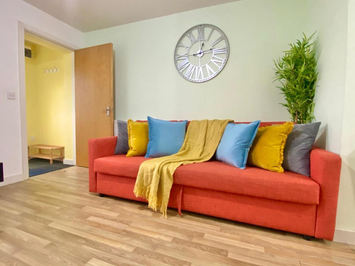 Spacious 5 Bed Townhouse Manchester, Salford Qauys - Two Bedroom With Parking Exterior foto
